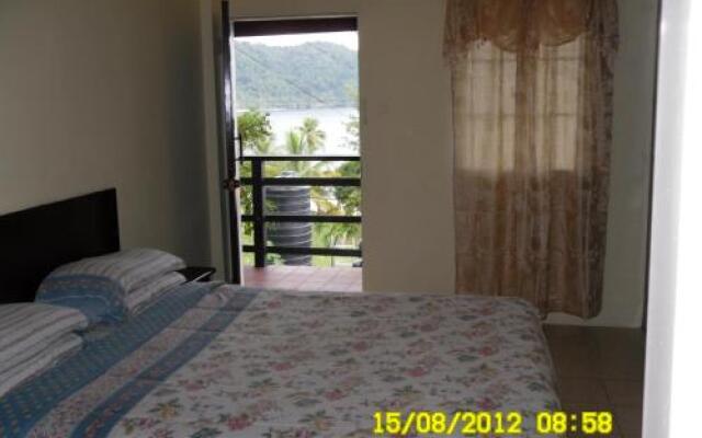 Las Cuevas Beach Lodge