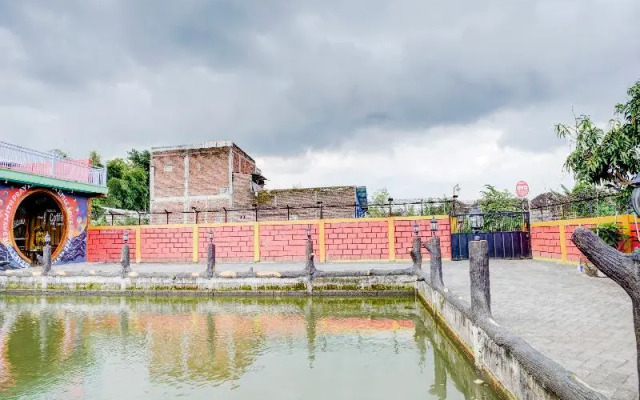 OYO 90303 Cafe & Homestay Kolam Pancing