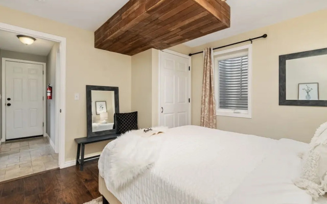 Hidden Valley Retreat Quiet Escape w/ Mtn Views!