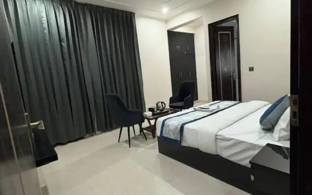 Radiant Blu Hotels Sector 70