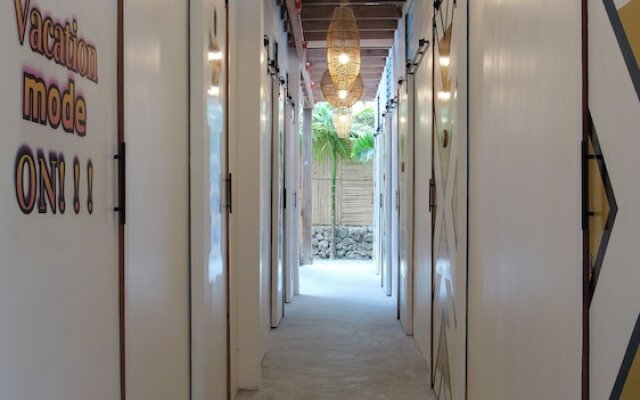 Sip Sunset Hostel and Lounge