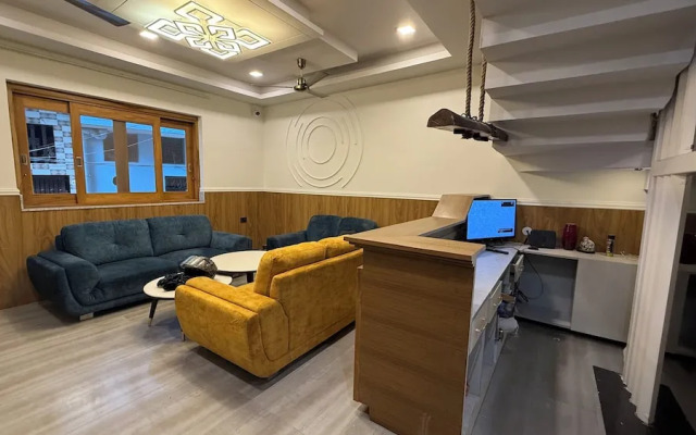 Yes Hotel By The Ganges