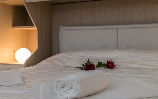 The Love Hut by Santa Lucia Station