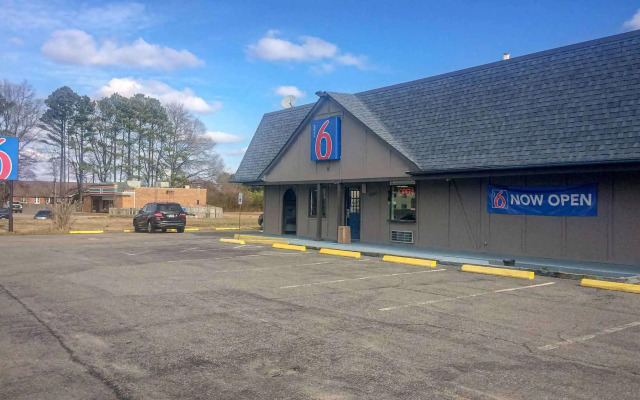 Motel 6 Newport News, VA - Fort Eustis