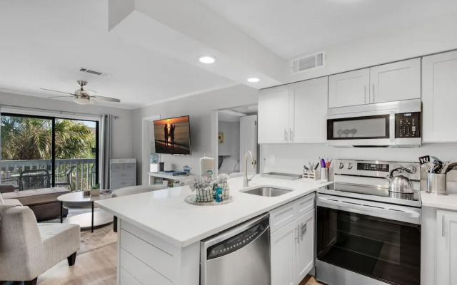 Lakeview #6- Emerald Searenity