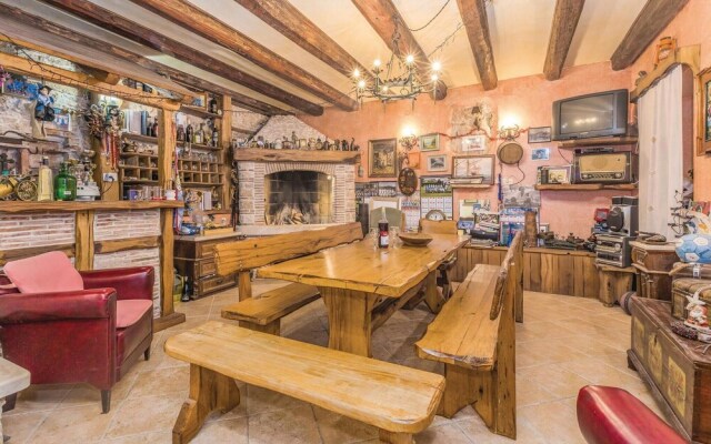 Nice Home in Buje With Wifi and 1 Bedrooms
