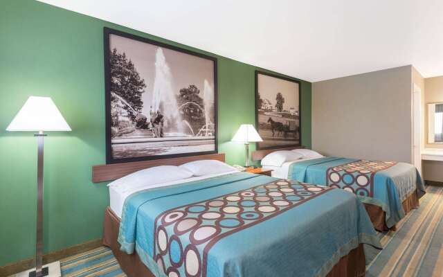 Super 8 by Wyndham Greencastle