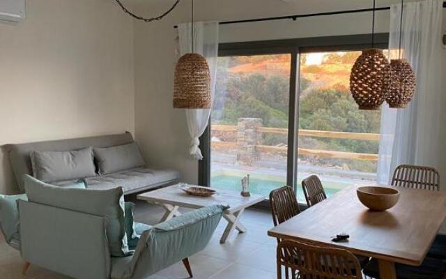 Deja blue villa 2