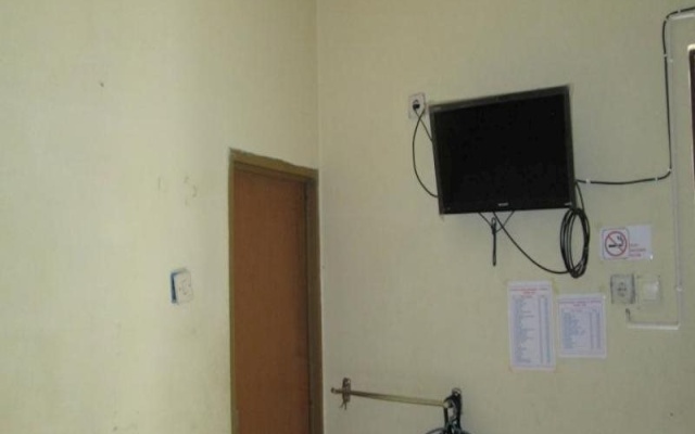 Wisma Red Hotel – Guest Rooms – Makassar