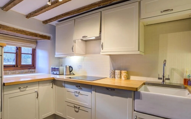 Hollytree Cottage, Chipping Norton