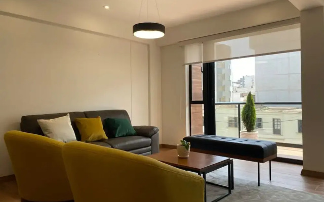 Cozy 3BR With Balcony in Miraflores