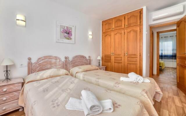 Villa - 4 Bedrooms with Pool and WiFi - 104984