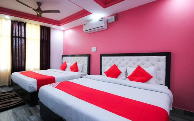 Hotel Sky Blue By OYO Rooms