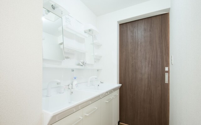 Grandeur South Room102201