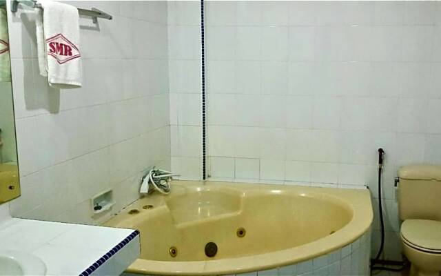 RR Wisata Indah Hotel