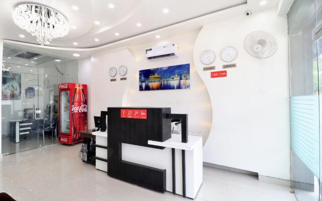 OYO 16379 Hotel LivInn Hub