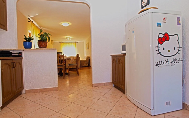 Apartment 1382