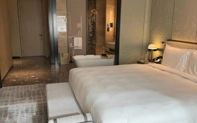 Narcissus The Royal Hotel