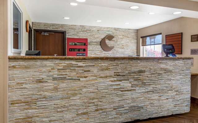 Comfort Inn & Suites Phoenix North / Deer Valley