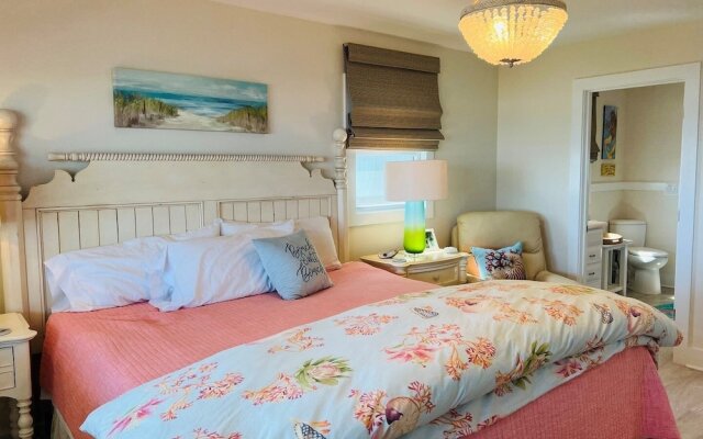 Salty Paradise 4 Bedroom Home by RedAwning