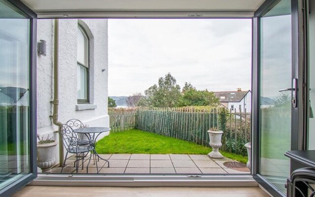 Number Eleven, beautiful 5 star apartment in Deganwy