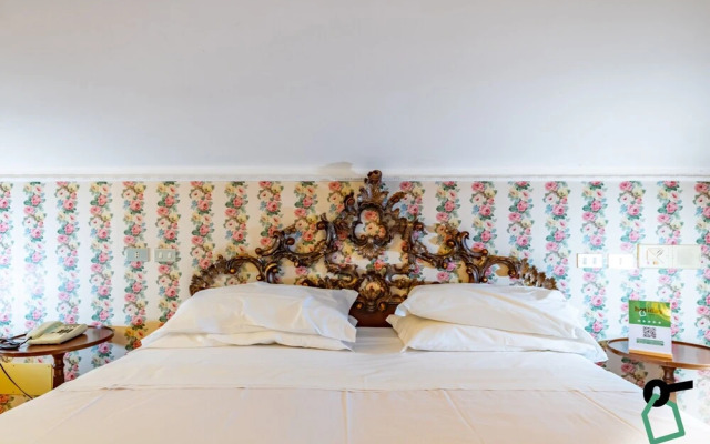 HOTIDAY Room Collection - Ferrara