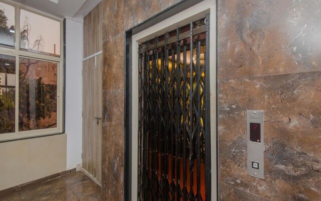 OYO 9849 Hotel Divine Residency