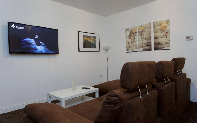Shaftesbury Apartments