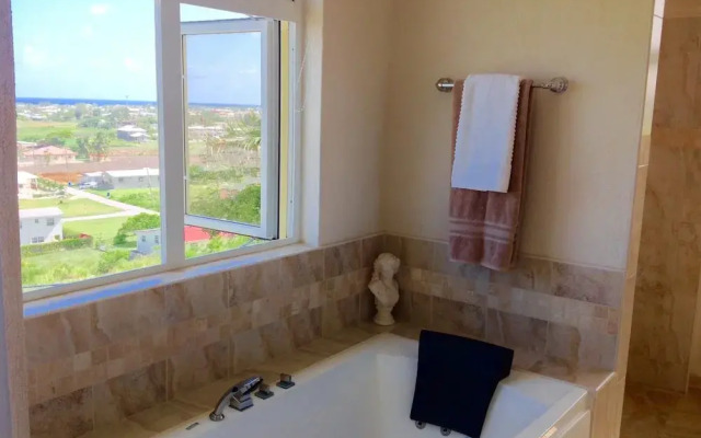 Remarkable 3-bed Villa in Christ Church