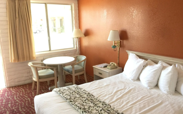 Royal Crest Motel