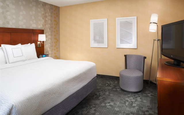 Courtyard by Marriott Detroit Warren
