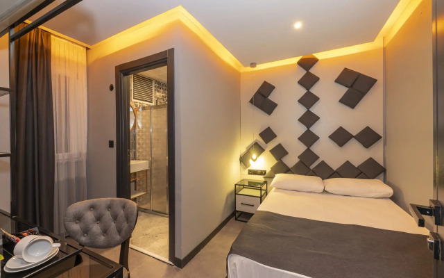 White Palace Hotel