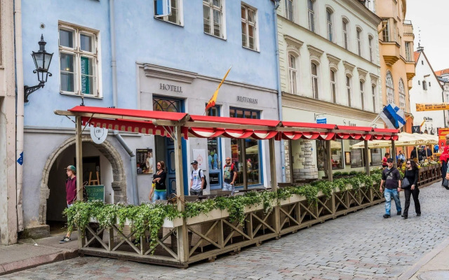 CRU Hotel