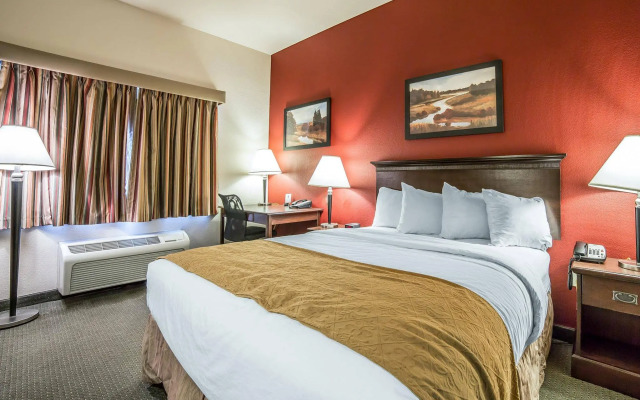 Comfort Inn & Suites Near University of Wyoming