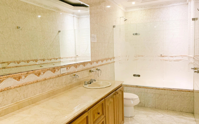 Hotel Abi Inn By GEH Suites