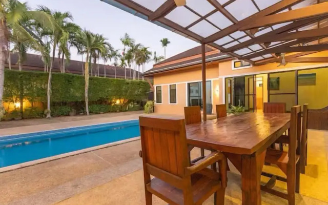 Tim buktu 4BR Jacuzzi WalkVillaMarket170