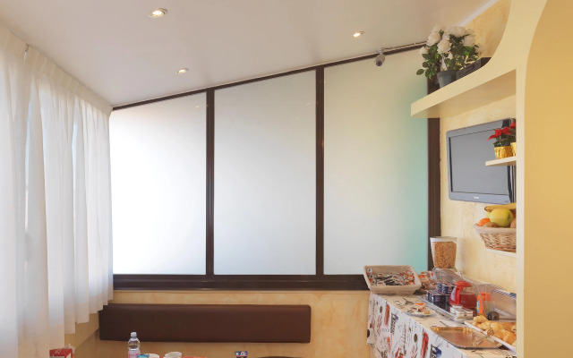 Hotel Arco Romana
