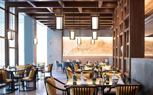 Ramada Plaza By Wyndham Chao Fah