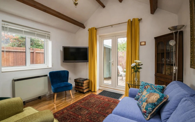 Exclusive Home in Acton by Underthedoormat