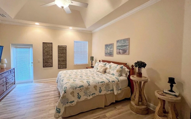 Naples Home w/ Private Heated Saltwater Pool/lanai