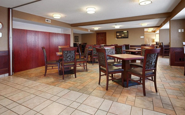 Best Western Strathmore Inn