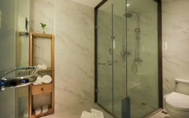 Yixing Eastluus Hotel