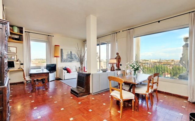 Sant Onofrio Terrace Apartment