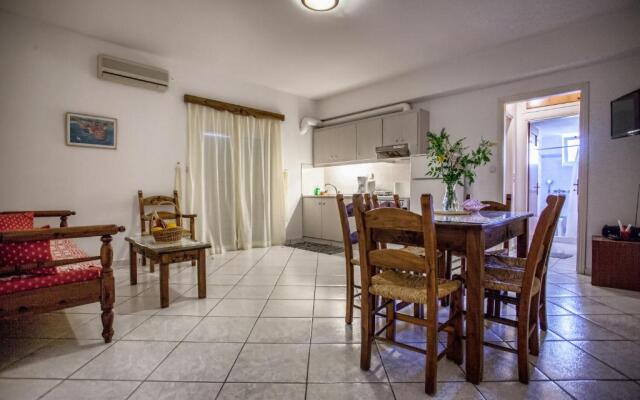 Alexandros Apartments