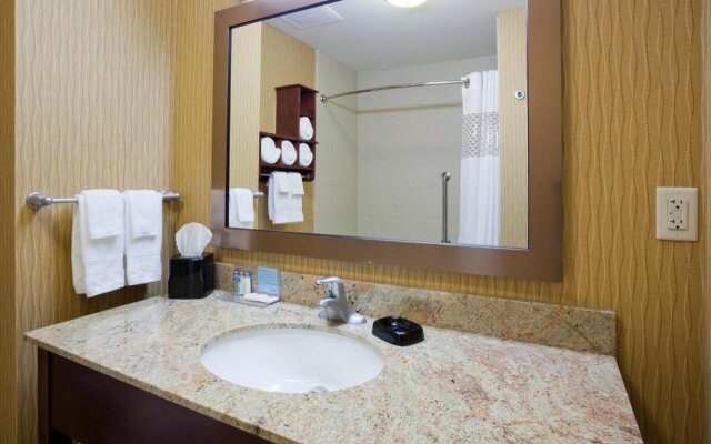 Hampton Inn & Suites Minot Airport