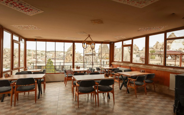 Cave Life Hotel