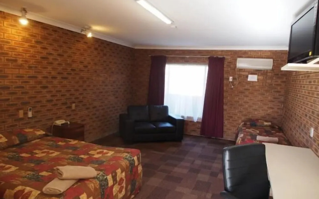 Cobar Town and Country Motor Inn