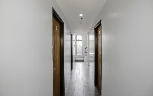OYO 726 Sanchez Hotel