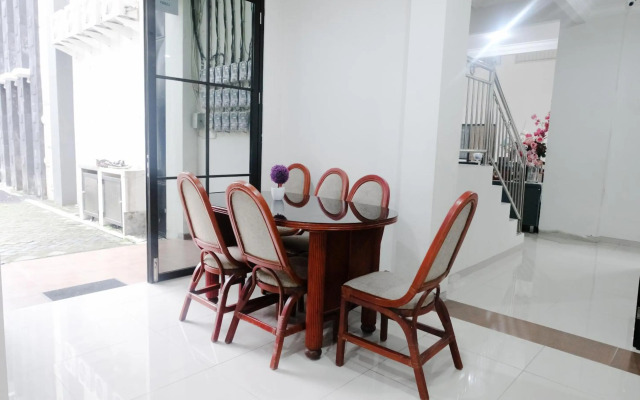 OYO 407 Bandahara 21 Syariah