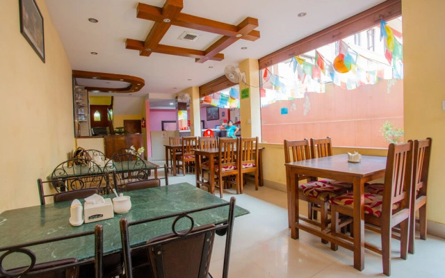 Traveler's Holiday Inn